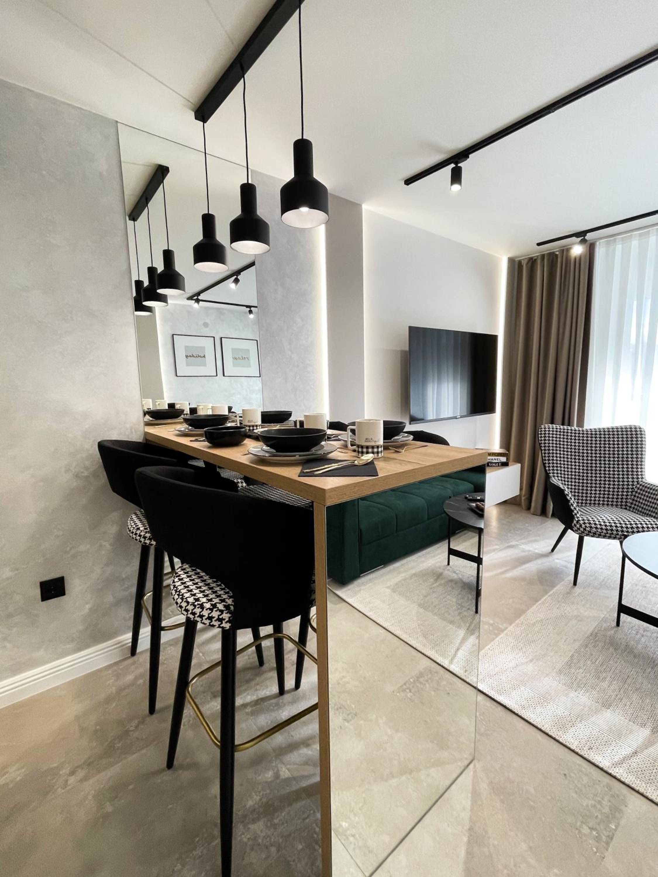 President Lux Apartment