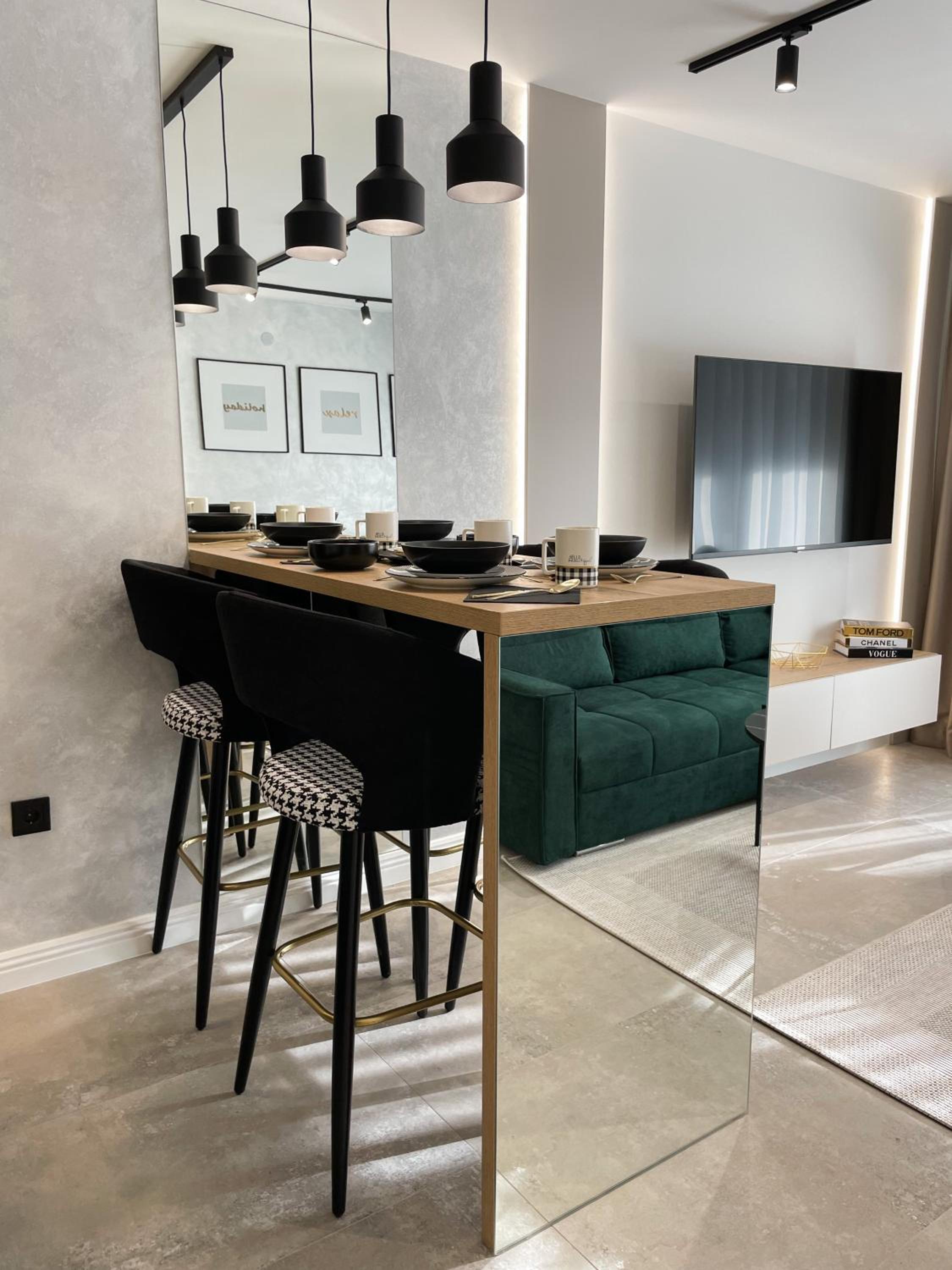 President Lux Apartment