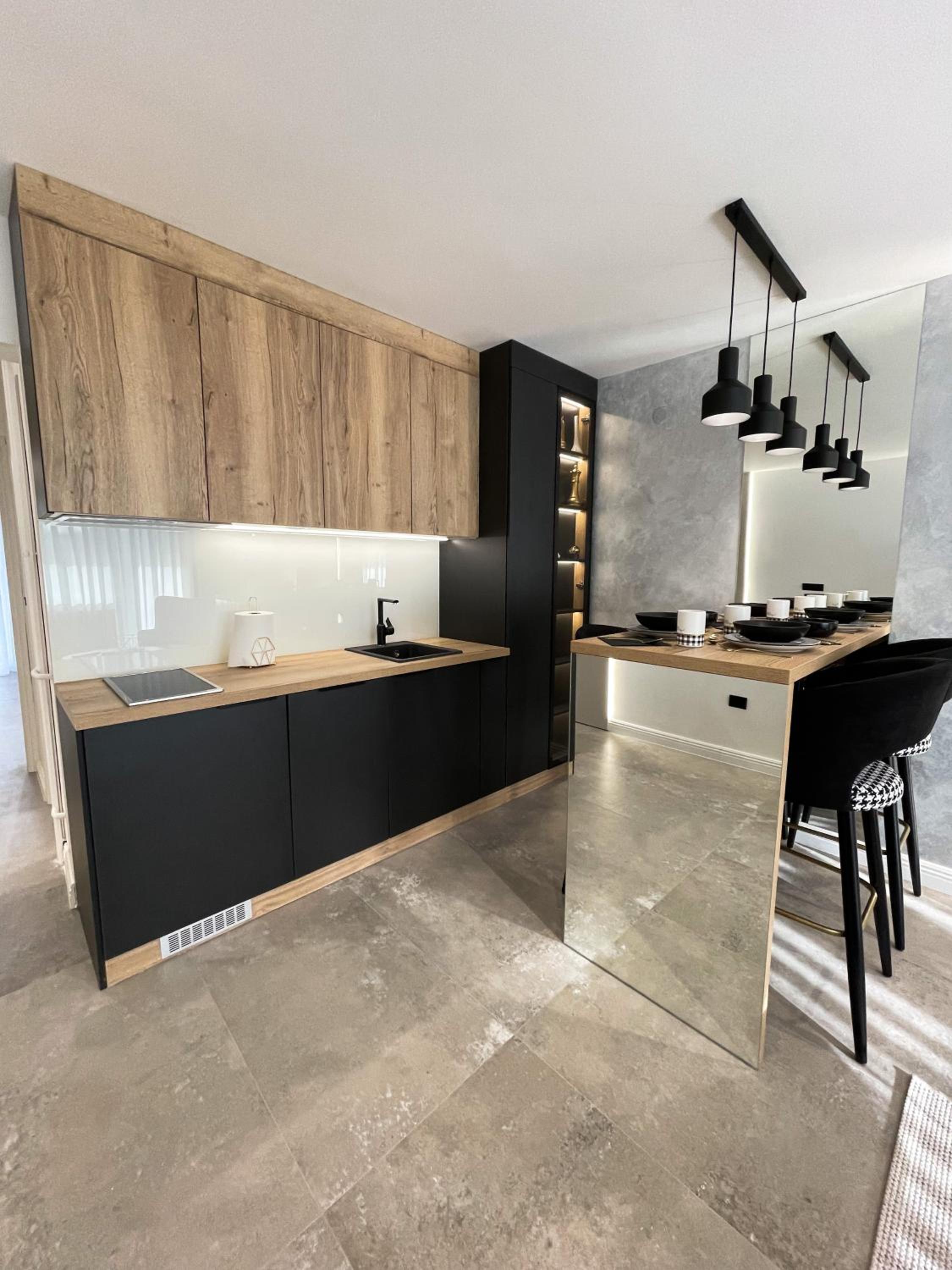 President Lux Apartment