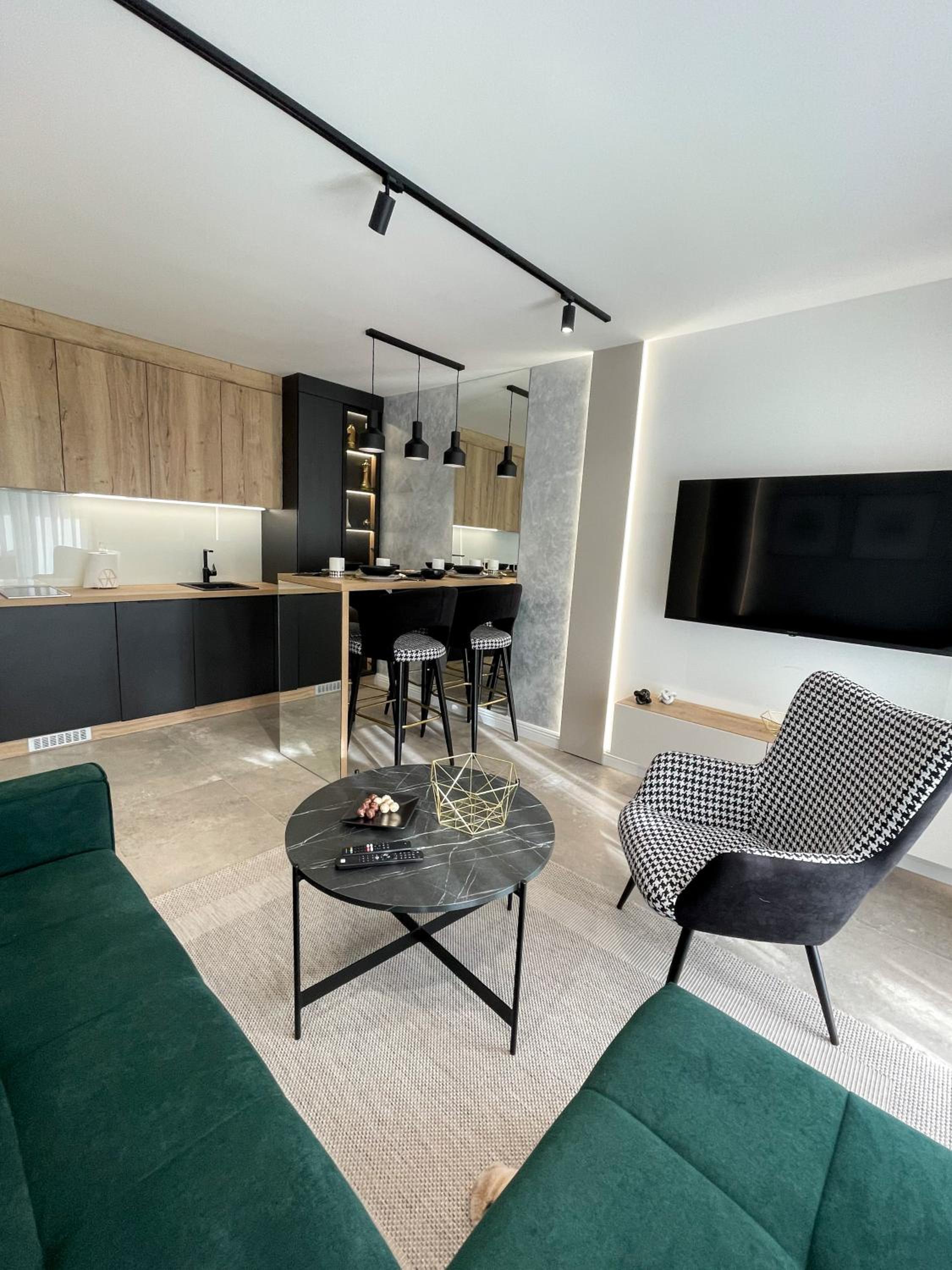 President Lux Apartment