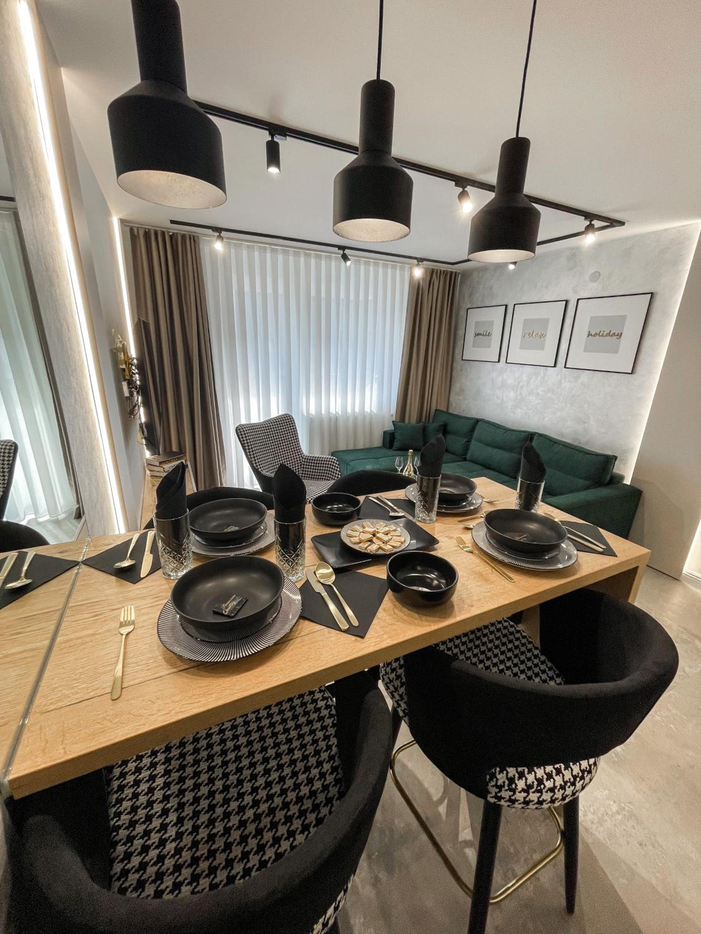 President Lux Apartment