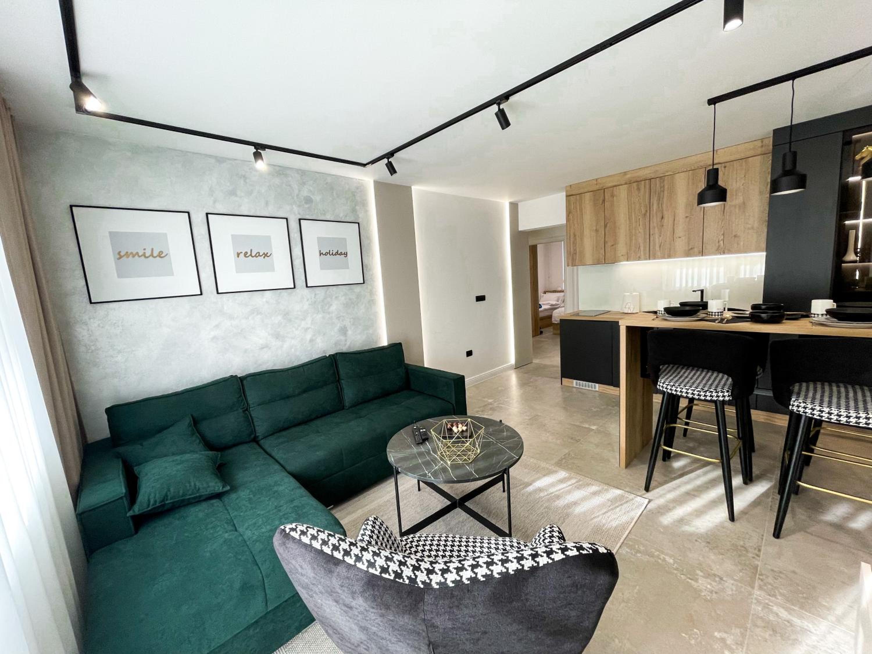 President Lux Apartment