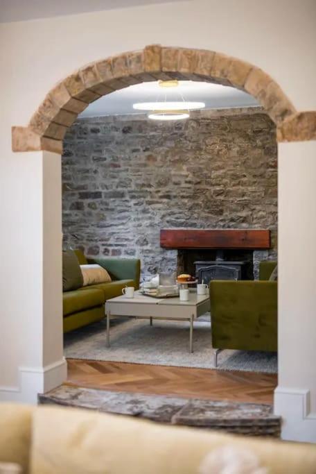 Newly renovated 4 Bedroom Cottage with Wood Burner view 5