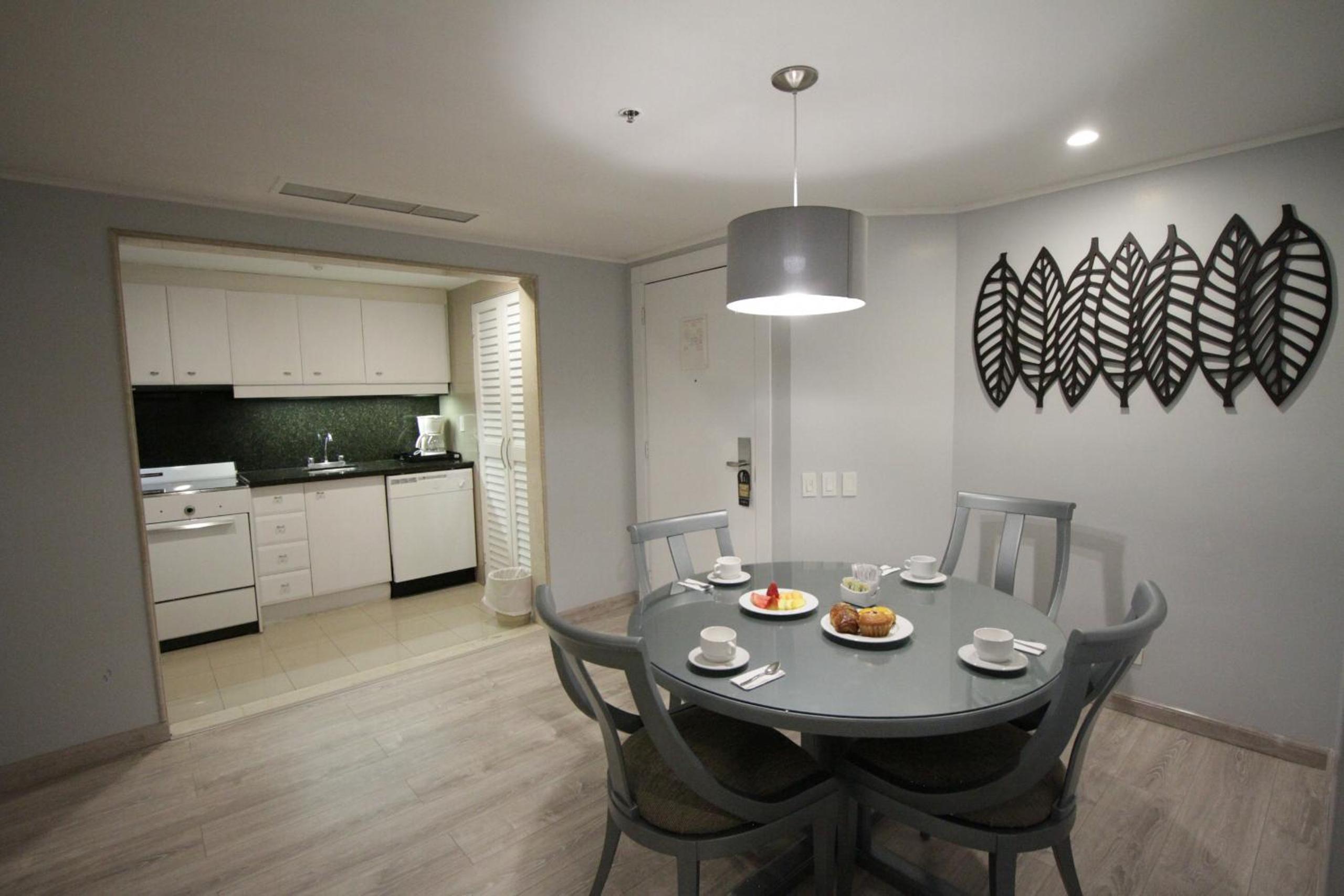 Aparta Hotel Torres de Suites