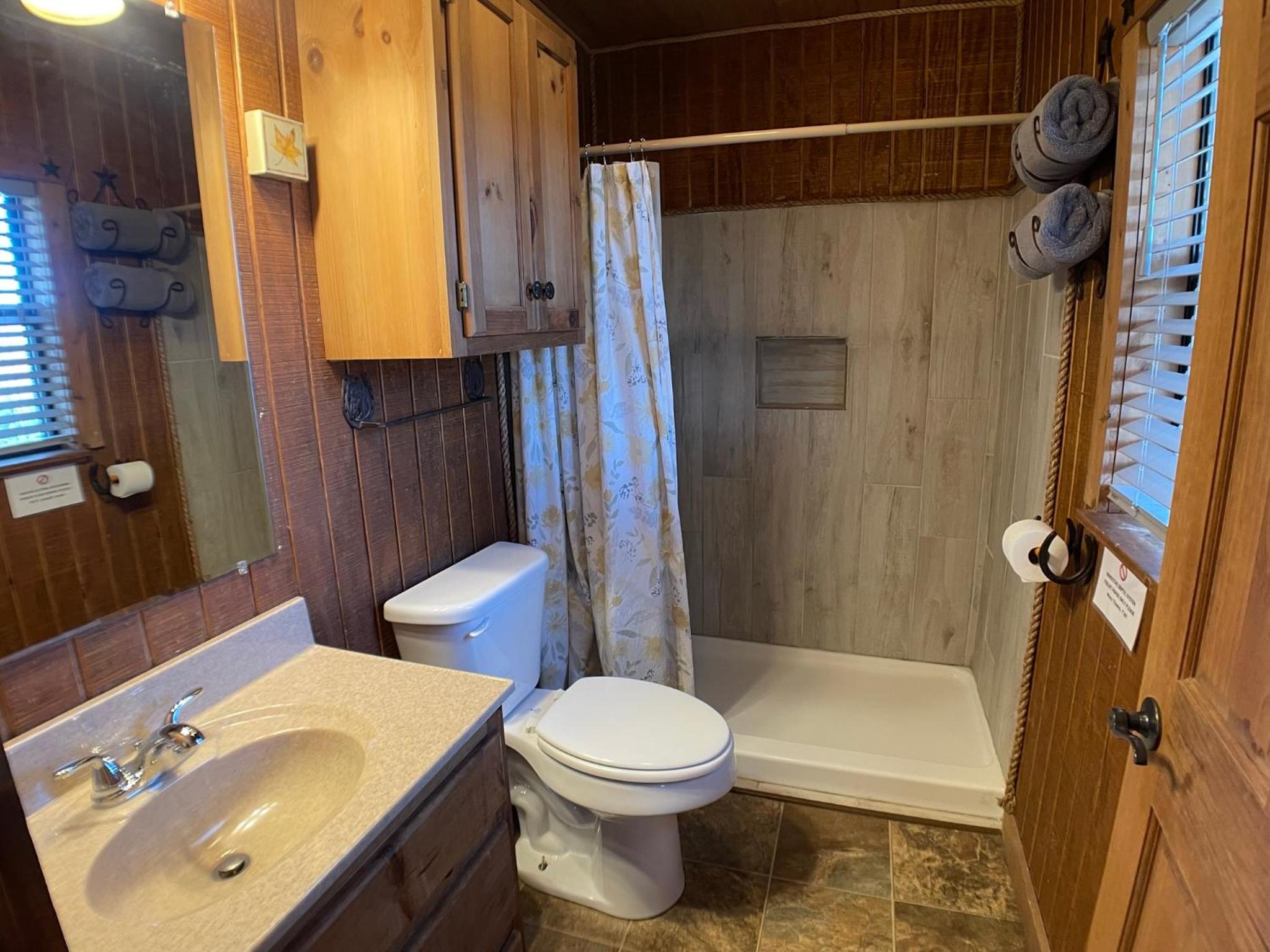 Walnut Canyon Cabins