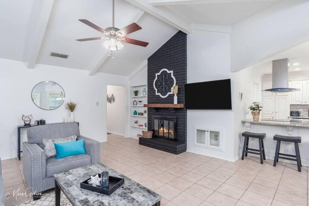 Shreveport Vacations - King Bed, Near LSUS Barksdale, Fast wifi! - Property Image 17