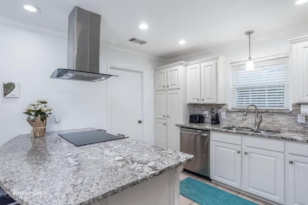 Shreveport Vacations - King Bed, Near LSUS Barksdale, Fast wifi! - Property Image 29