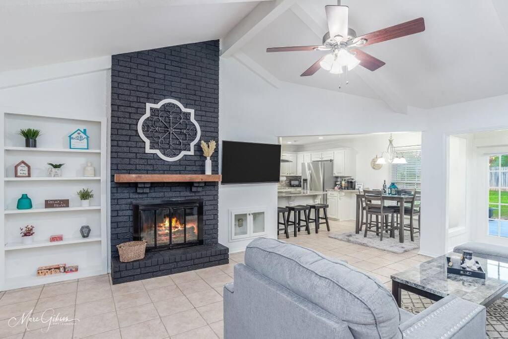 Shreveport Vacations - King Bed, Near LSUS Barksdale, Fast wifi! - Property Image 24