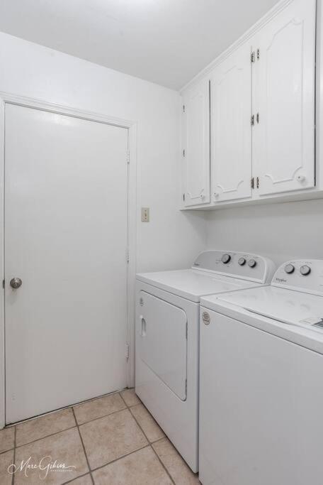 Shreveport Vacations - King Bed, Near LSUS Barksdale, Fast wifi! - Property Image 22