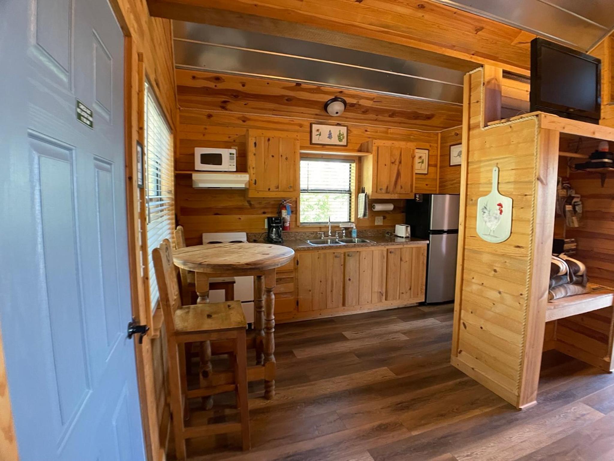Walnut Canyon Cabins