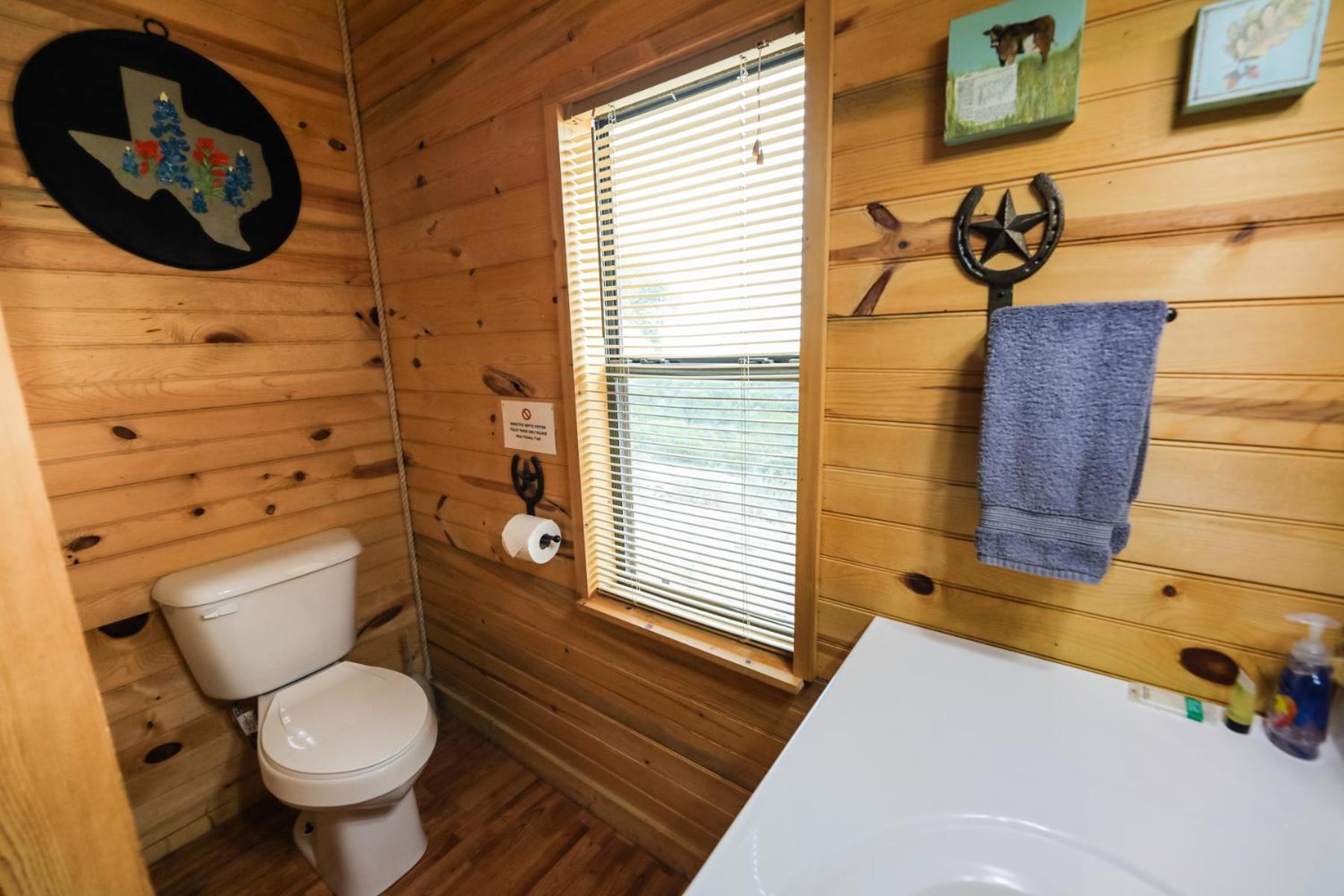 Walnut Canyon Cabins