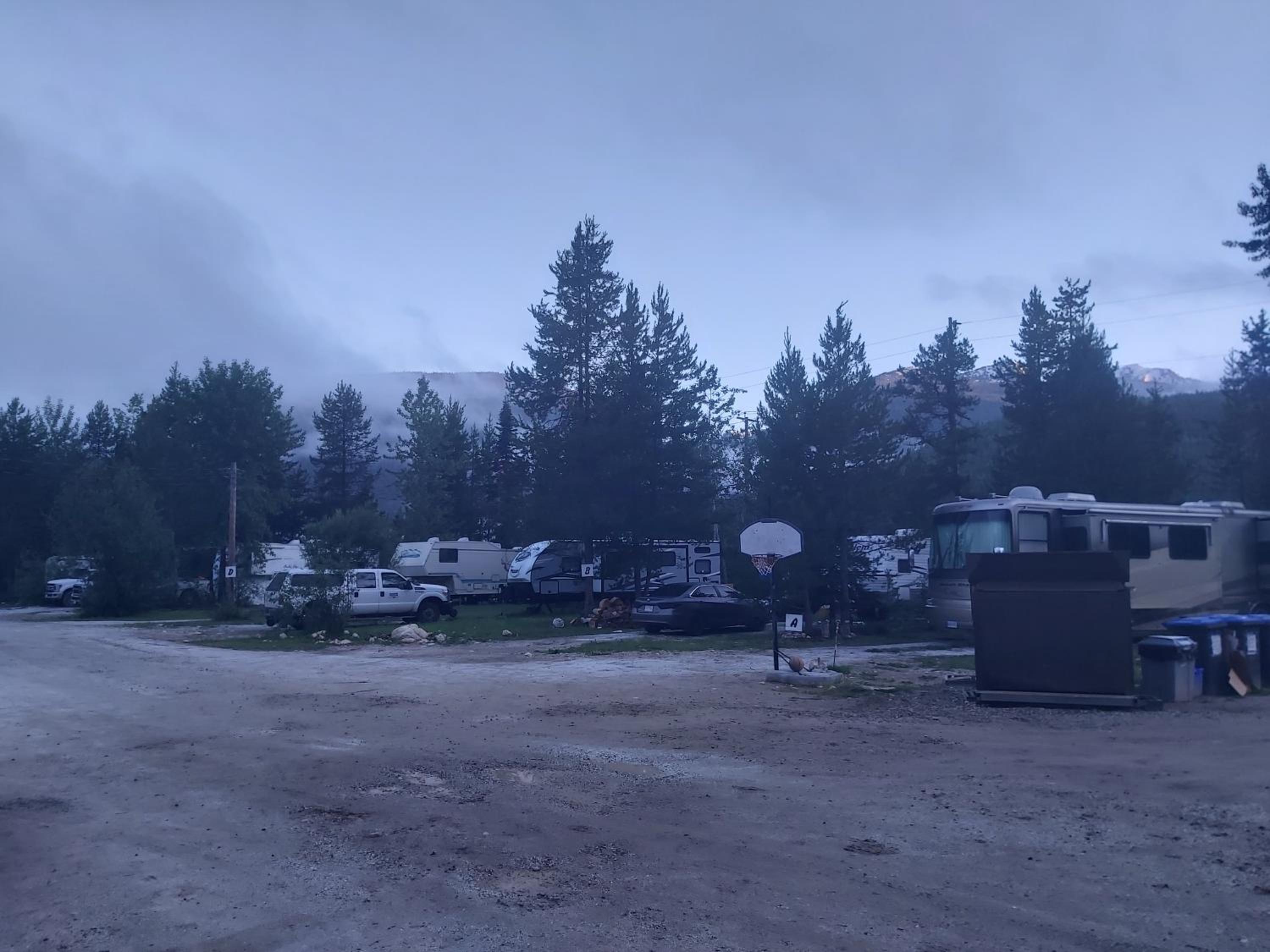 Blue River Campgrounds & Cabin-public washroom