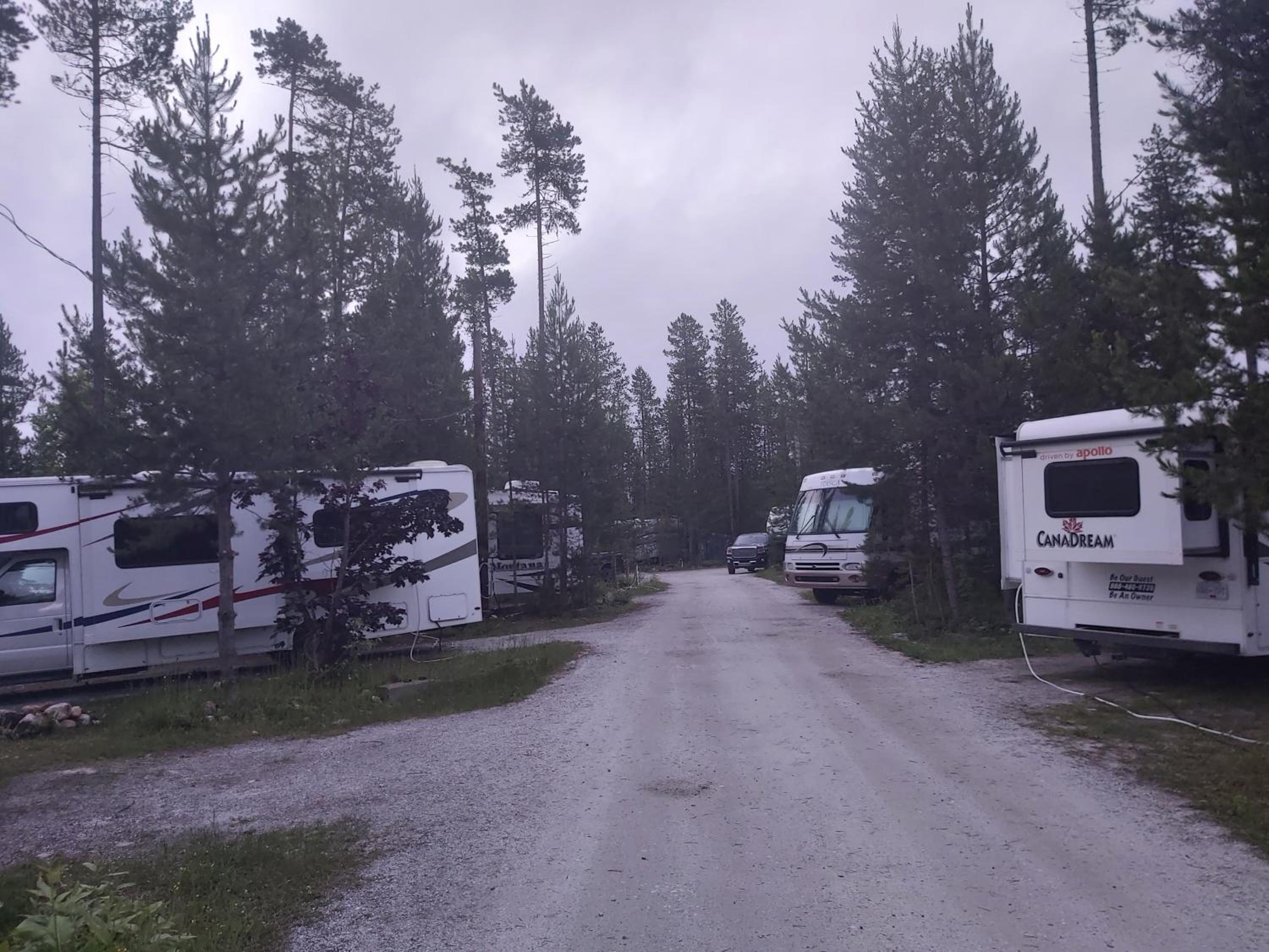 Blue River Campgrounds & Cabin-public washroom