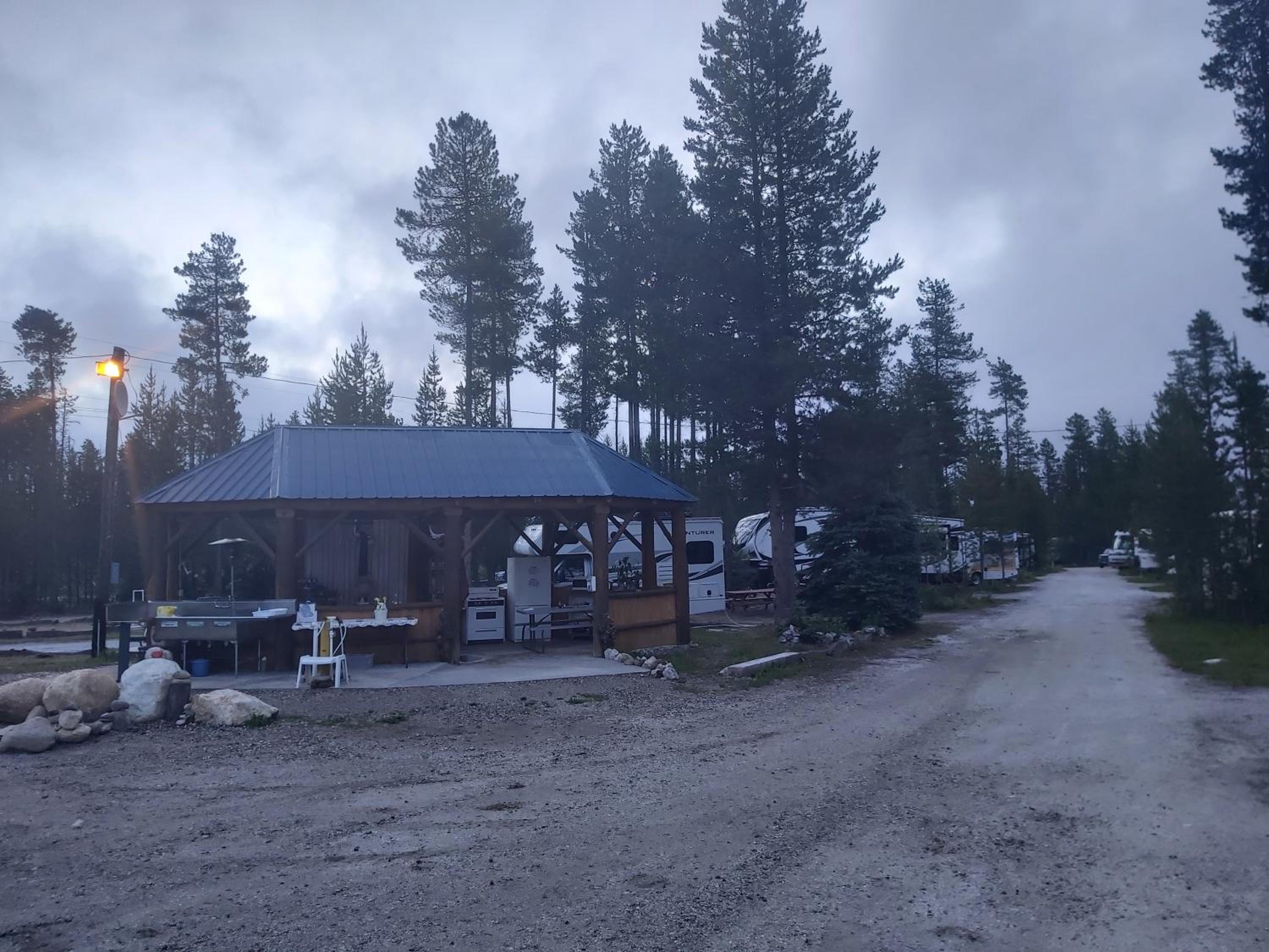 Blue River Campgrounds & Cabin-public washroom