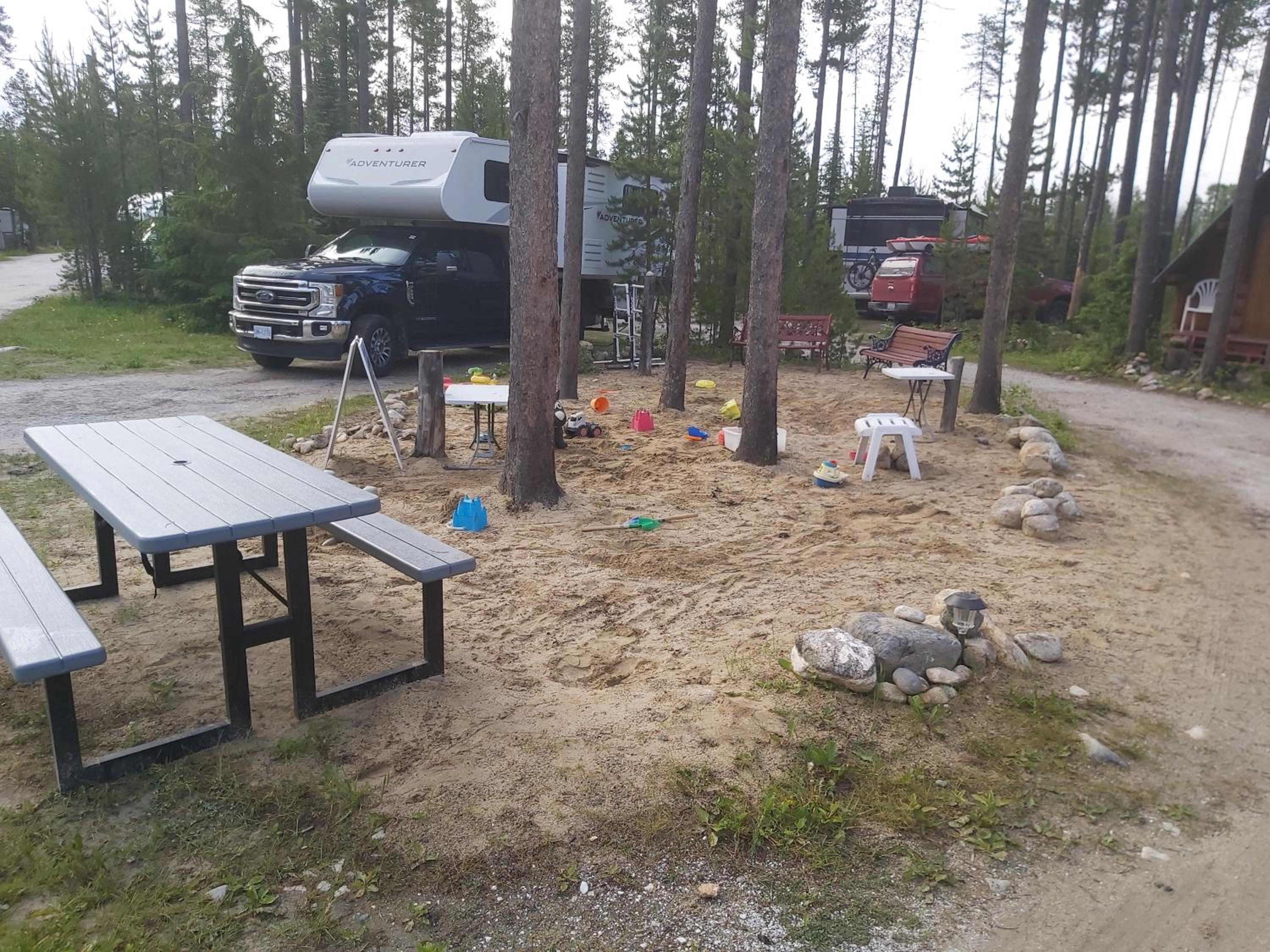 Blue River Campgrounds & Cabin-public washroom
