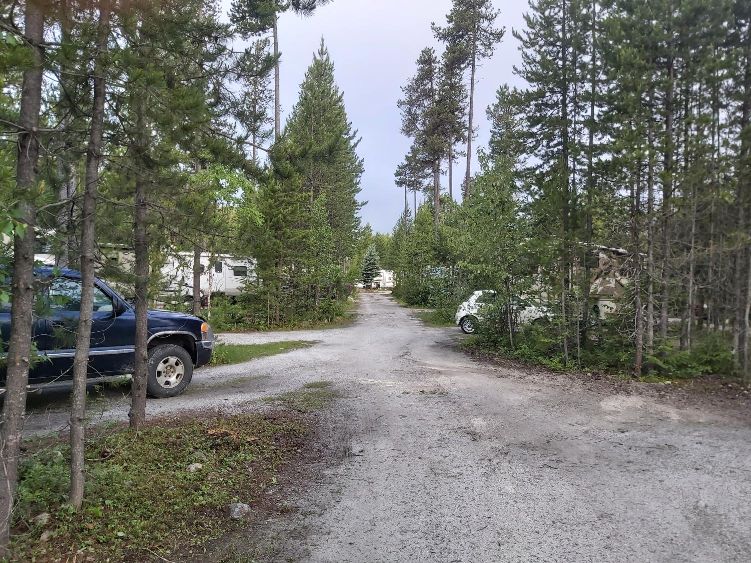 Blue River Campgrounds & Cabin-public washroom