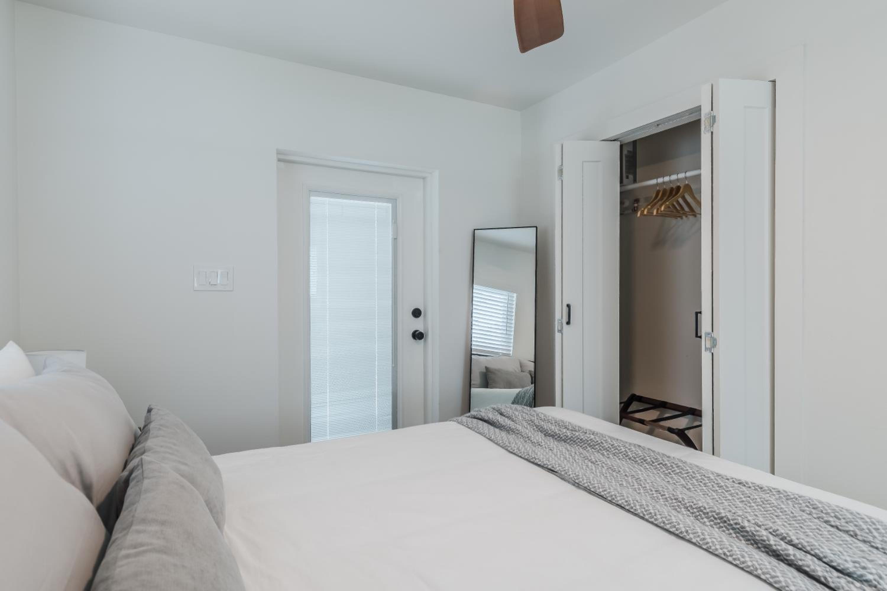 Luxury Tiny Home 2 Miles from Downtown Orlando