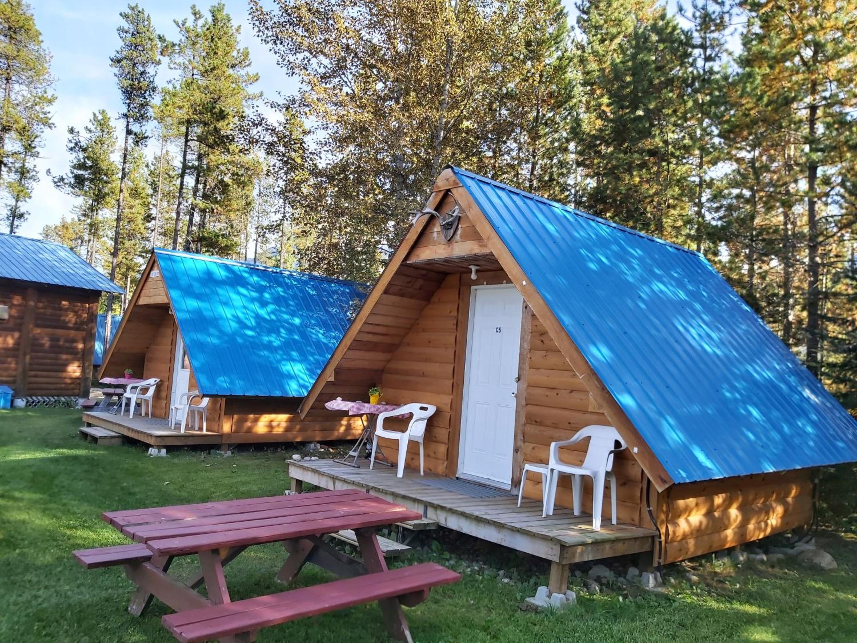 Blue River Campgrounds & Cabin-public washroom