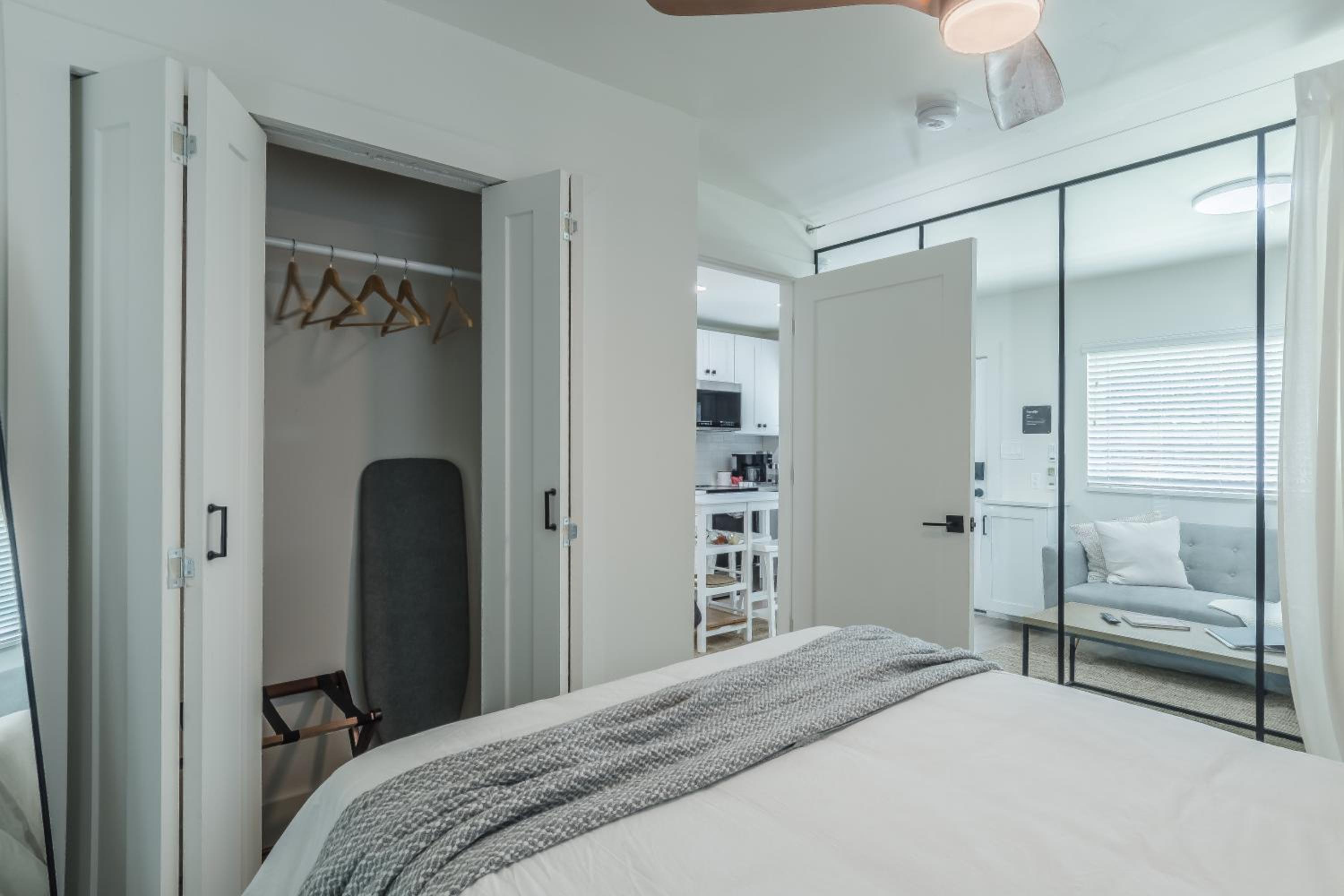 Luxury Tiny Home 2 Miles from Downtown Orlando