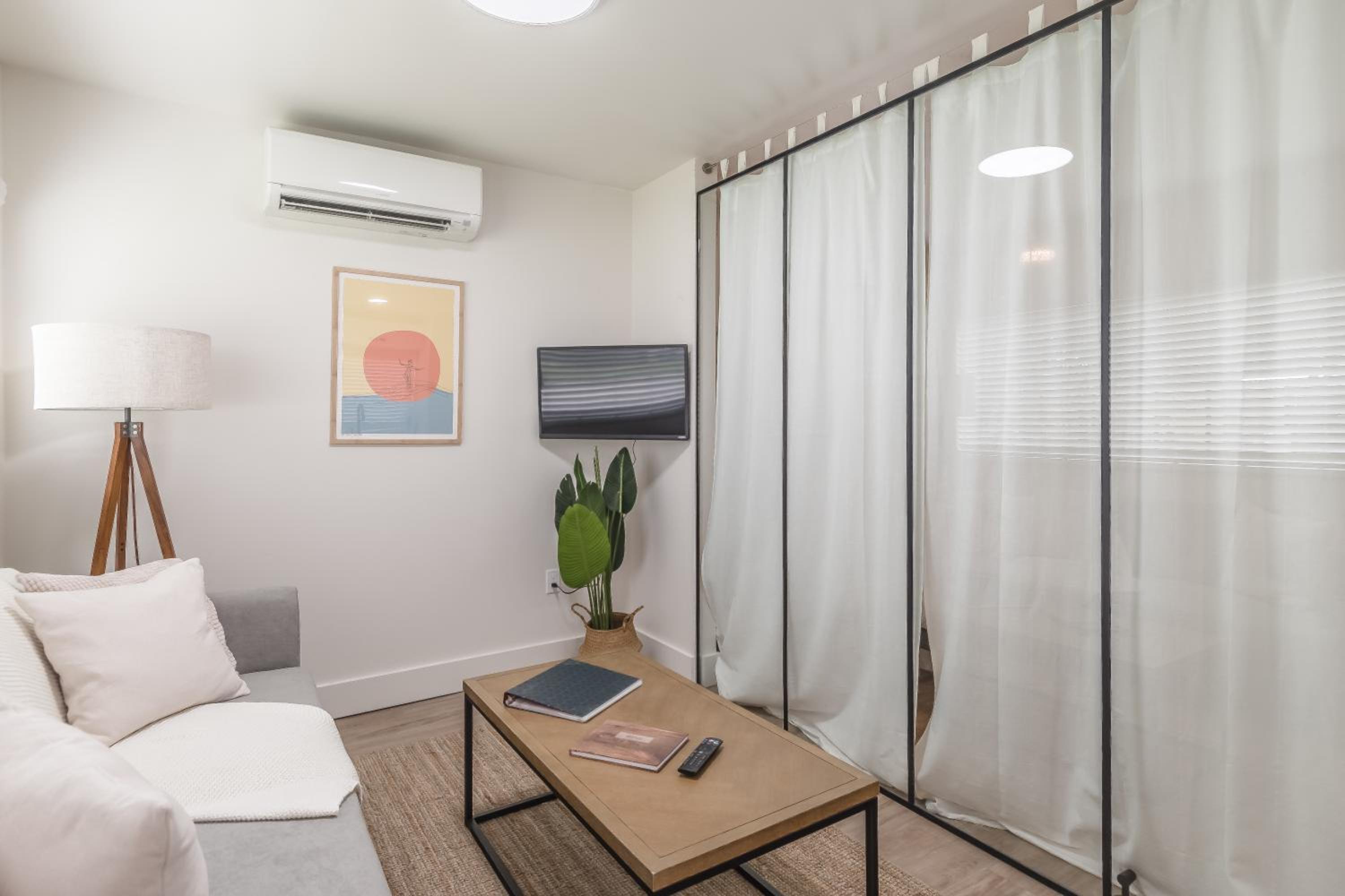Luxury Tiny Home 2 Miles from Downtown Orlando