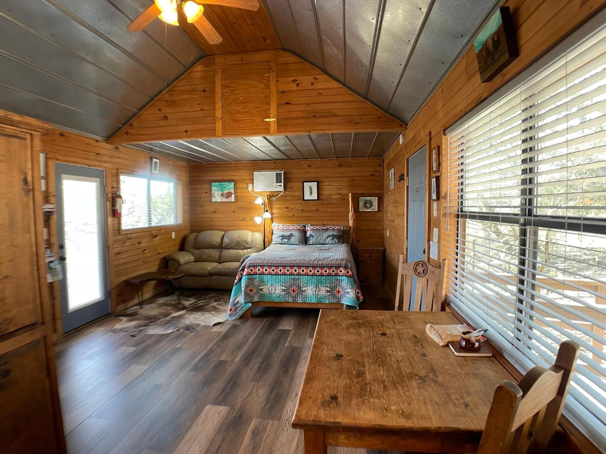 Walnut Canyon Cabins
