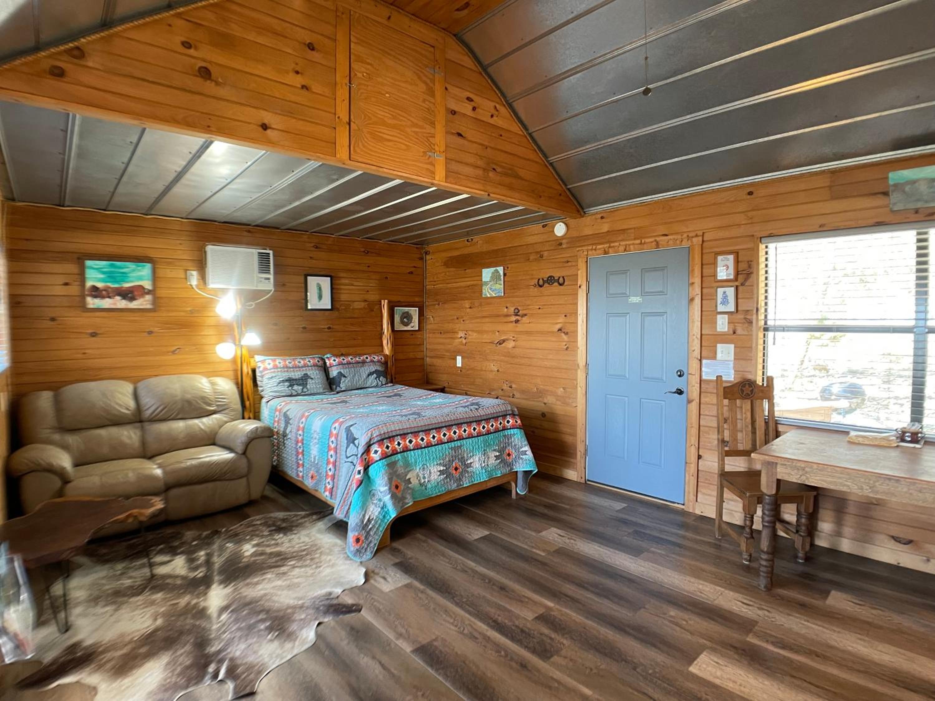 Walnut Canyon Cabins