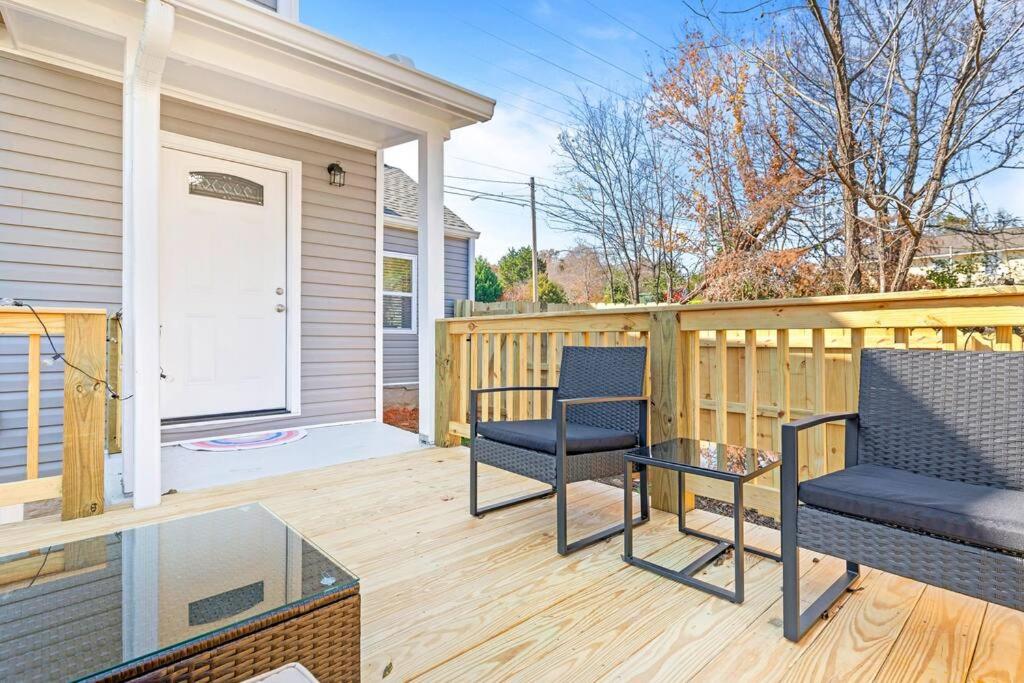 Pet Friendly & Great Outdoor Space Close to Downtown view 2