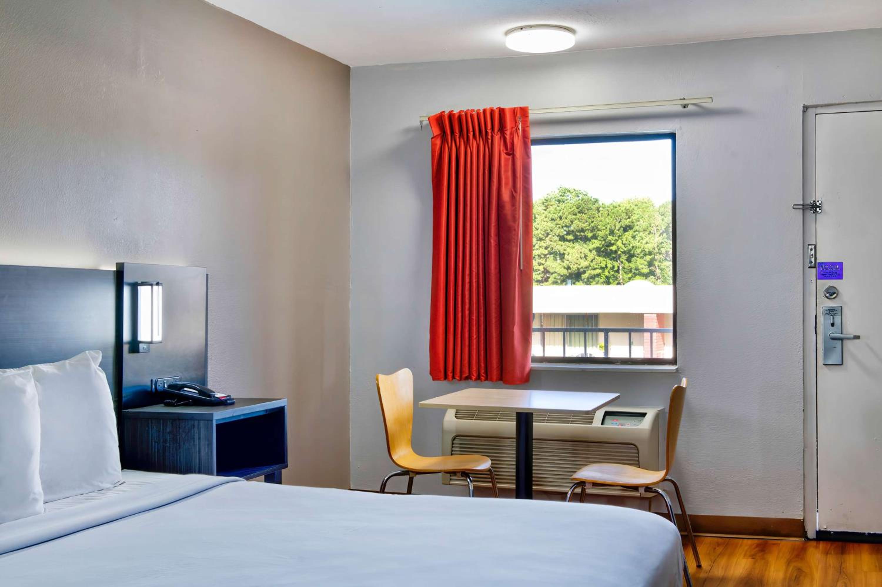 Motel 6-Gainesville, GA