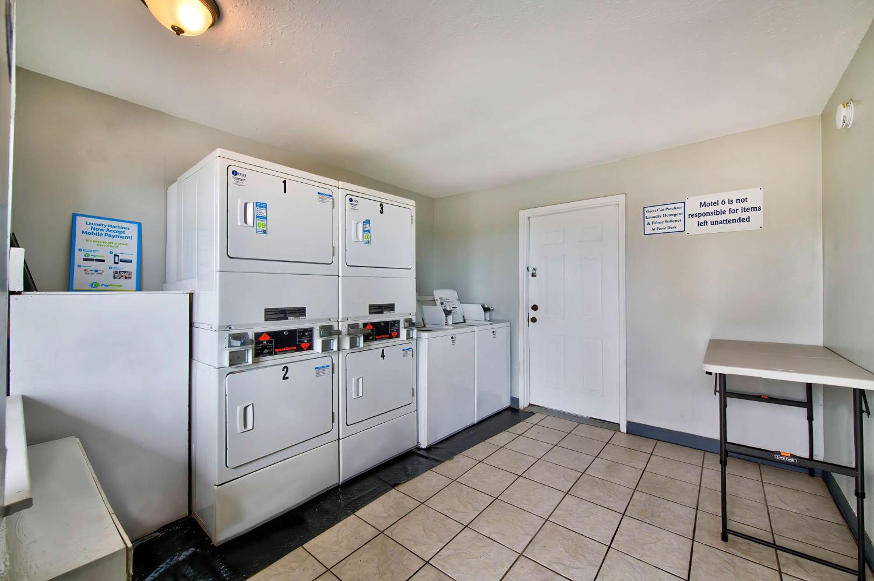 Motel 6-Gainesville, GA