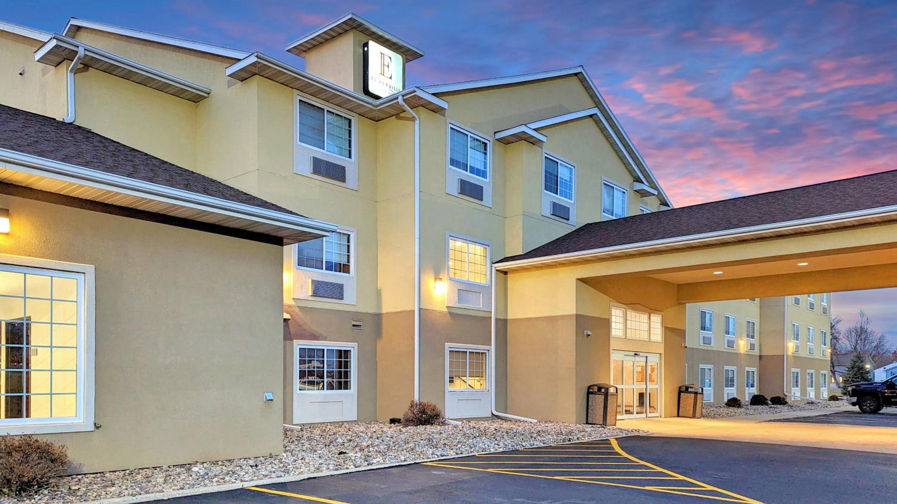 Estherville Hotel & Suites