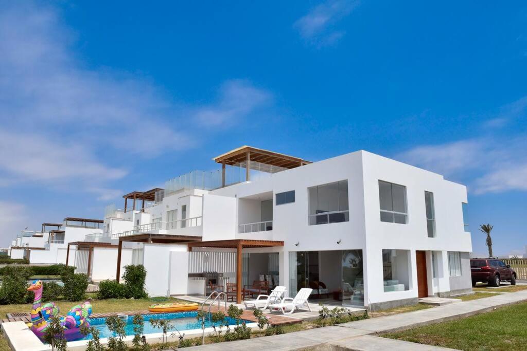 Casa de playa: Disfruta de grandes momentos y del sol todo el año en Paracas view 2