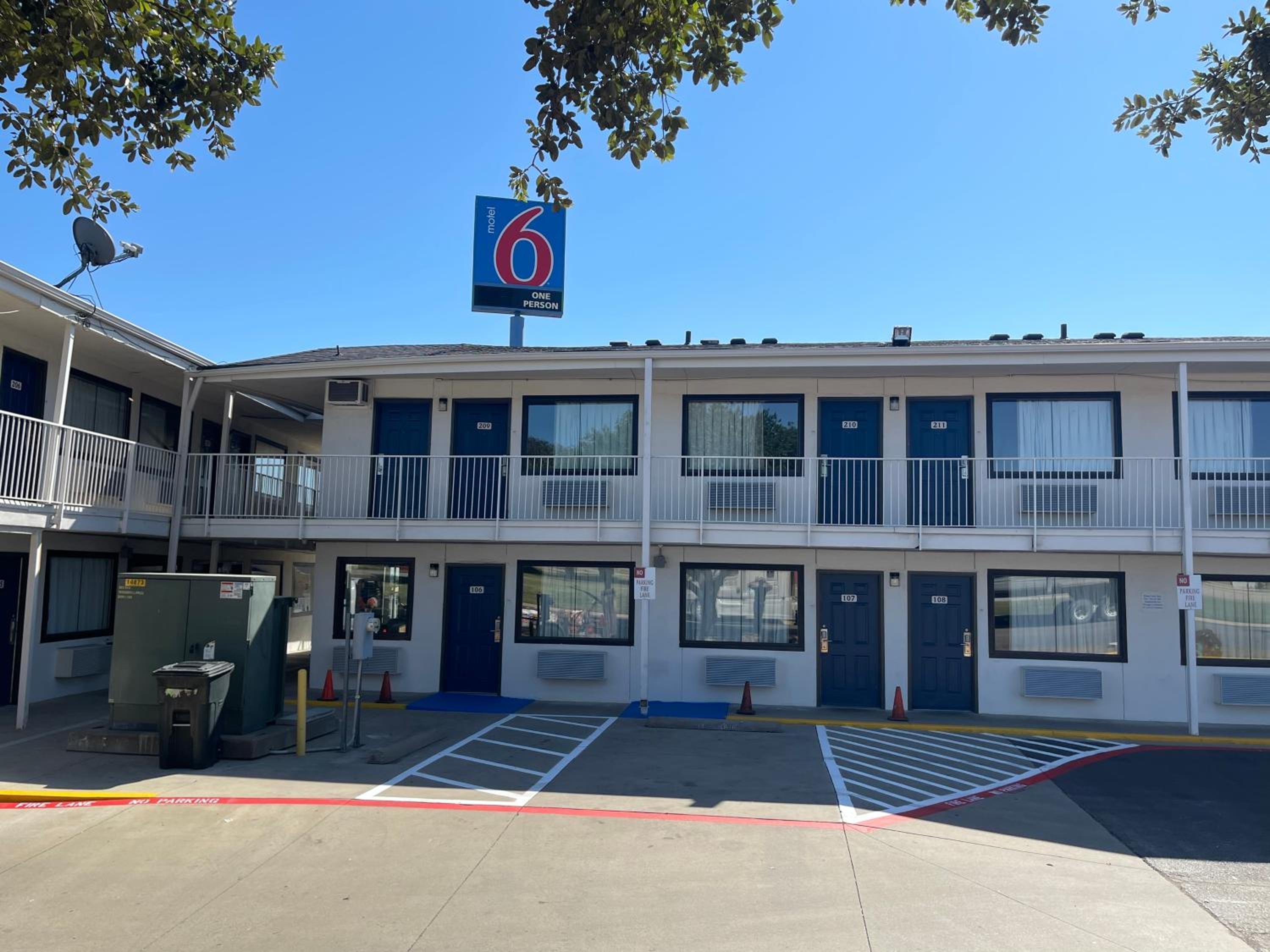 Motel 6 Denton, TX - UNT