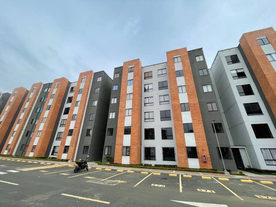 Hermoso apartamento en jamundi con piscina y parqueadero