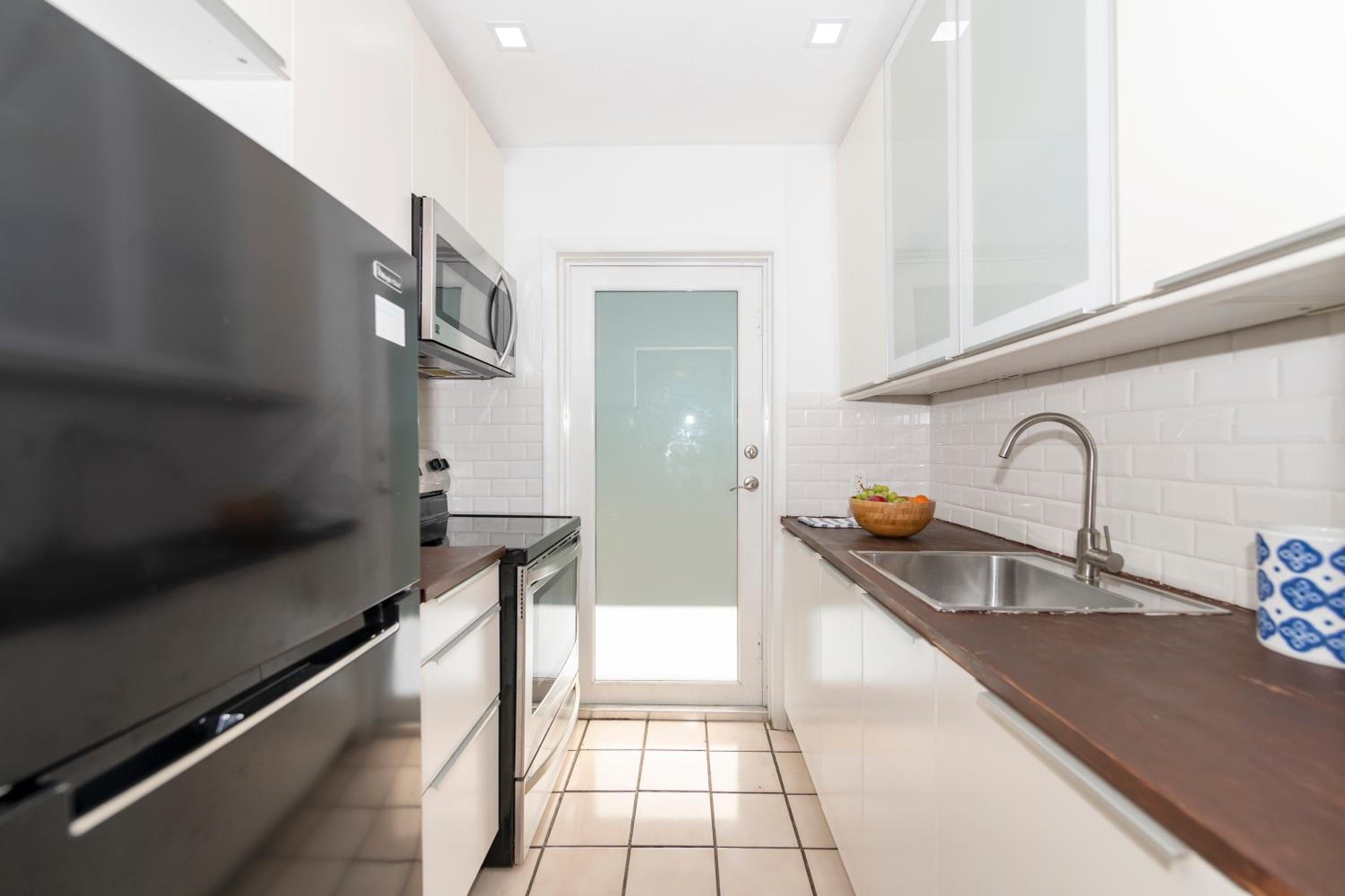 Sofi Beach Apartments