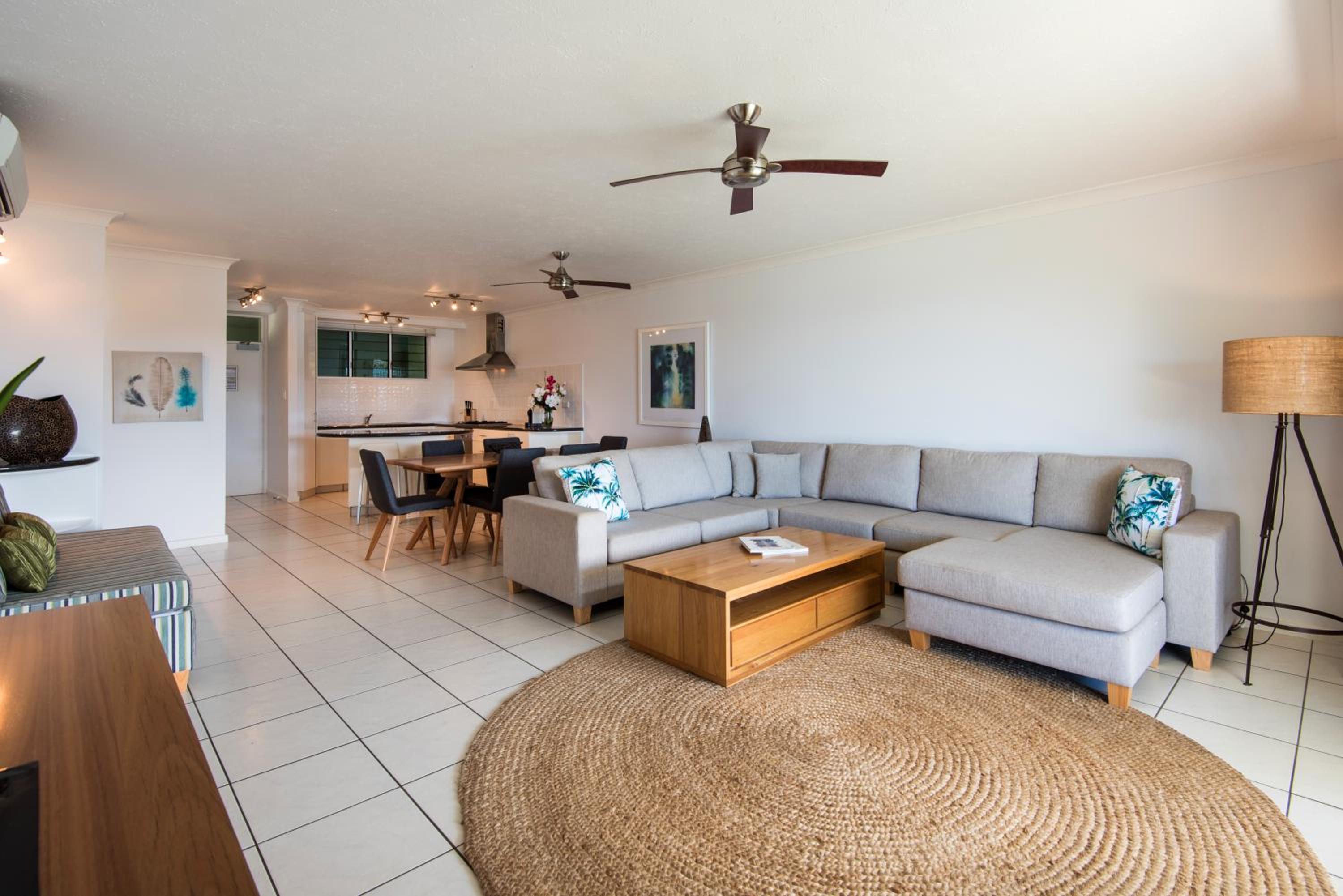 Hibiscus Apartments on Hamilton Island by HIHA