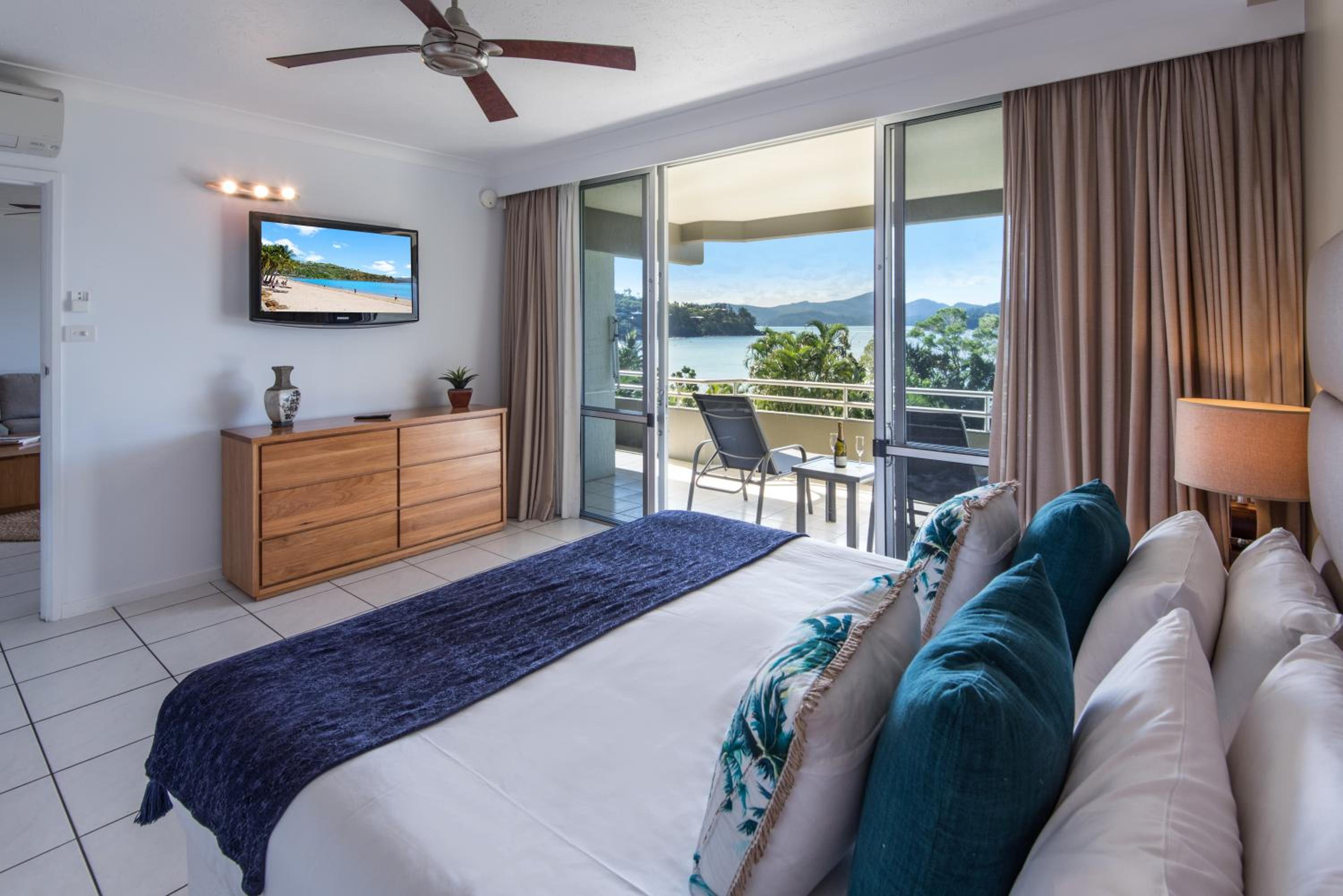 Hibiscus Apartments on Hamilton Island by HIHA