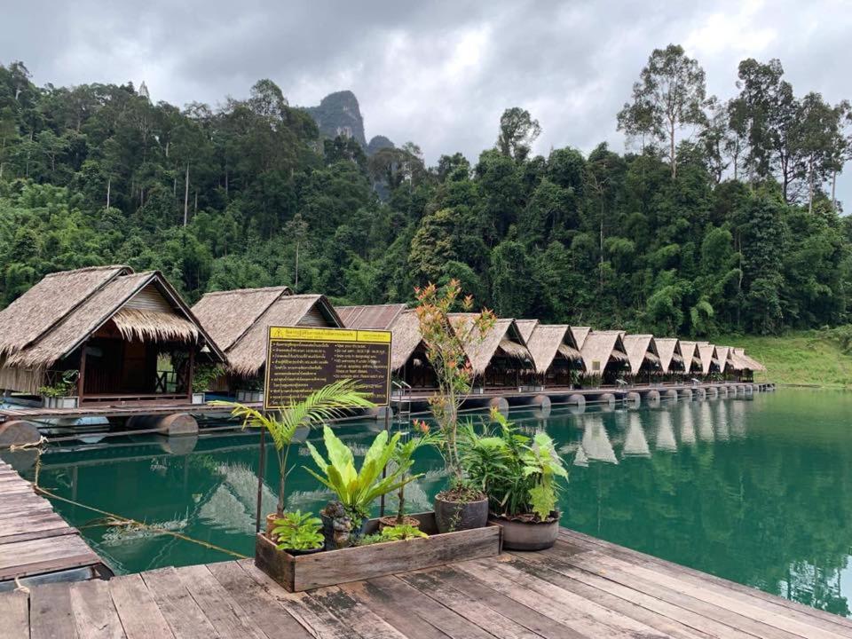 Praiwan Raft House 30