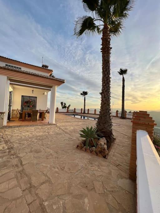 CasaBlanca Villa Rural con piscina y barbacoa