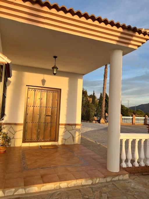 CasaBlanca Villa Rural con piscina y barbacoa