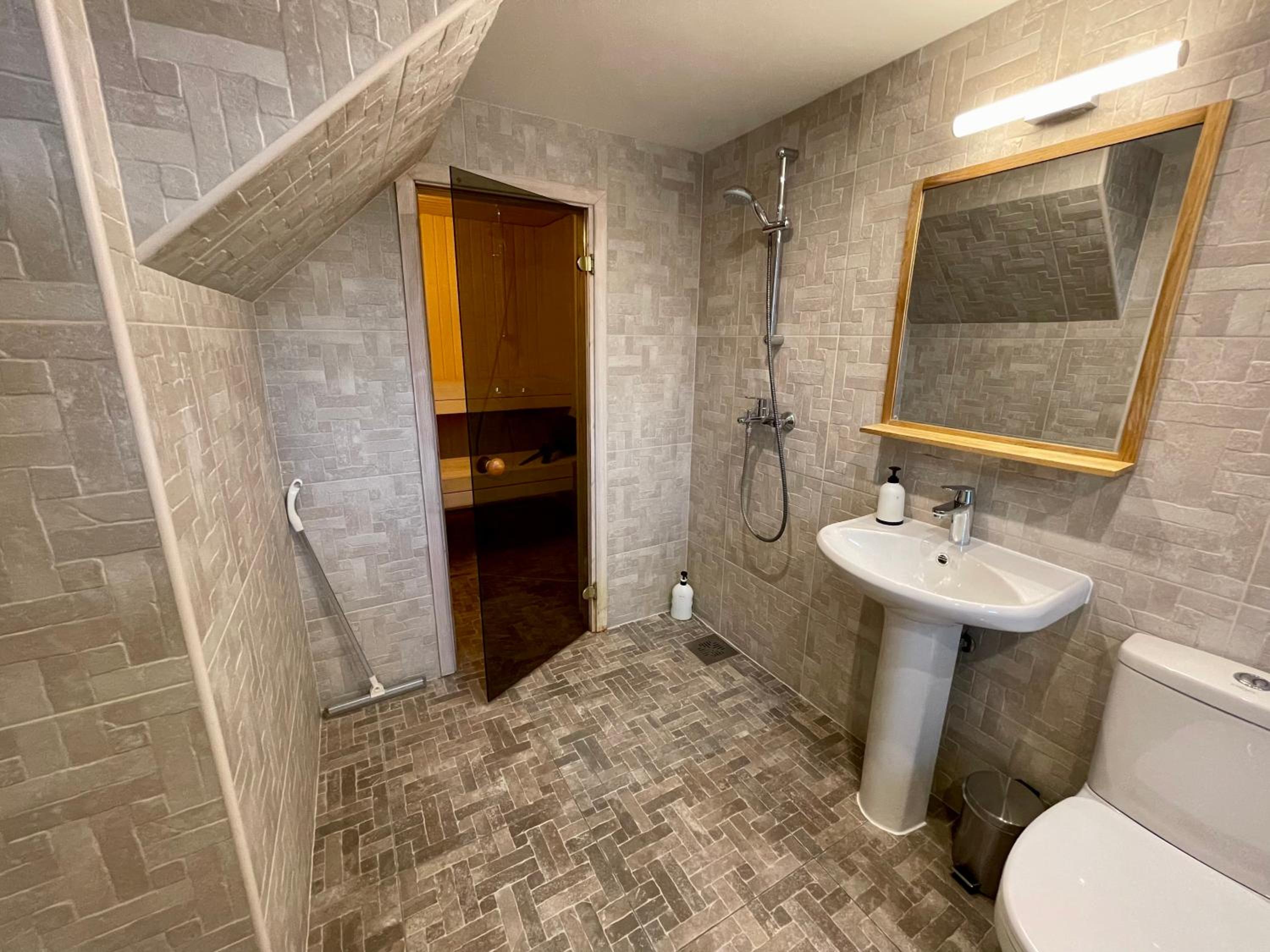 Tallinn Vacations - Luxury penthouse with terrace  sauna in Old Town - Property Image 6