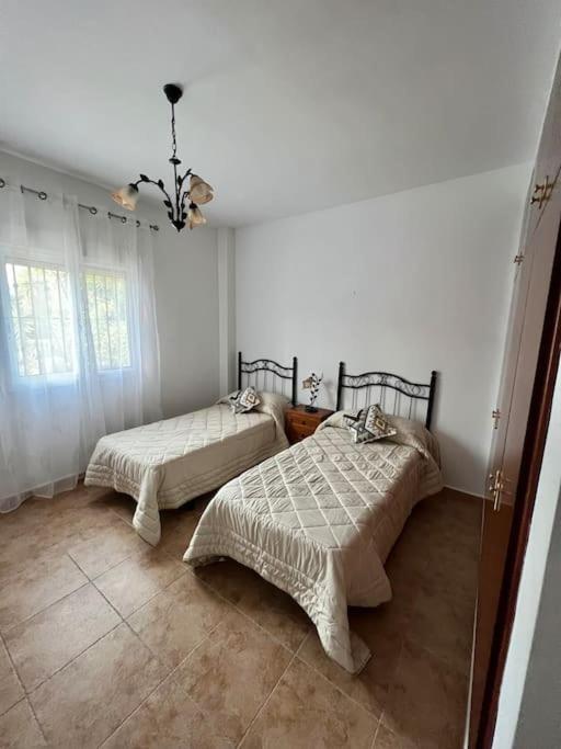 CasaBlanca Villa Rural con piscina y barbacoa