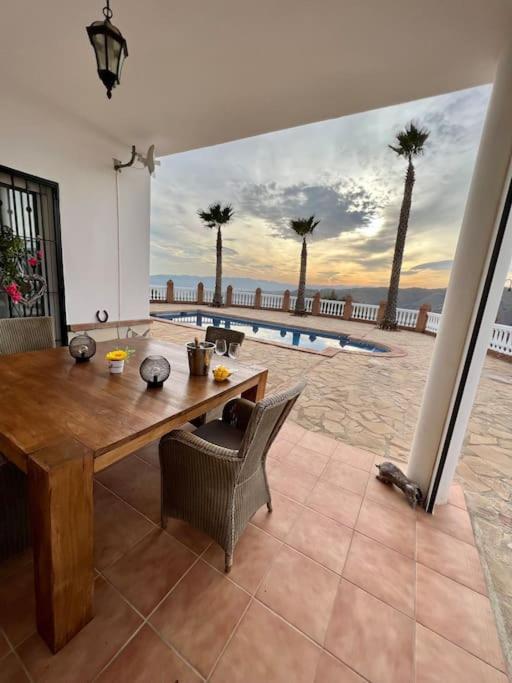 CasaBlanca Villa Rural con piscina y barbacoa