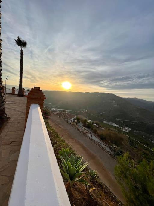 CasaBlanca Villa Rural con piscina y barbacoa