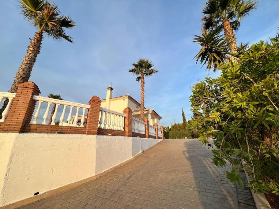 CasaBlanca Villa Rural con piscina y barbacoa