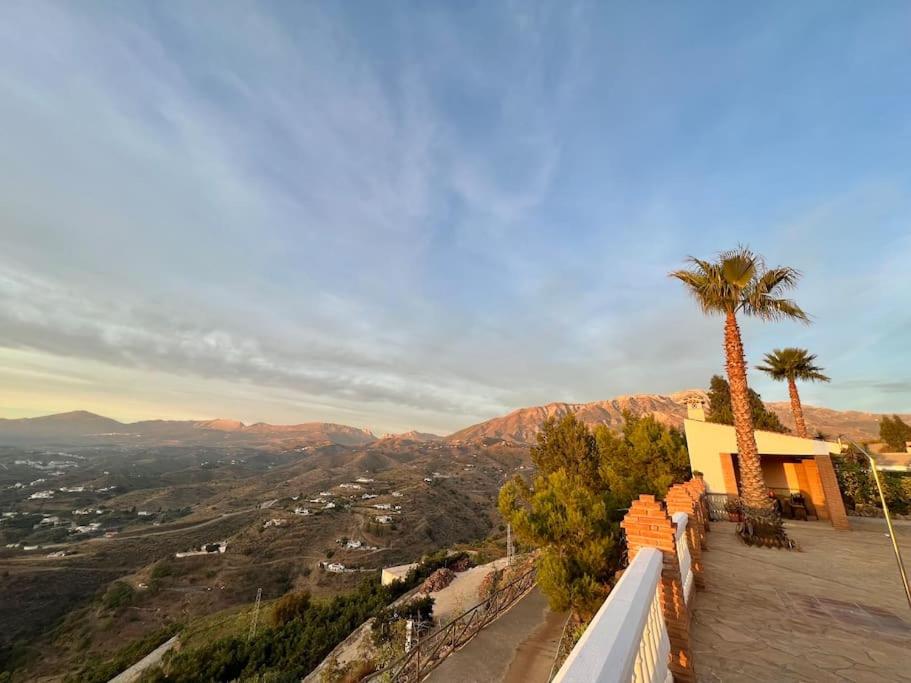 CasaBlanca Villa Rural con piscina y barbacoa