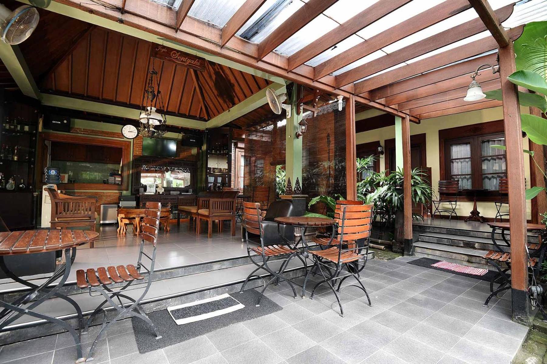 Ndalem Maharani Guest House
