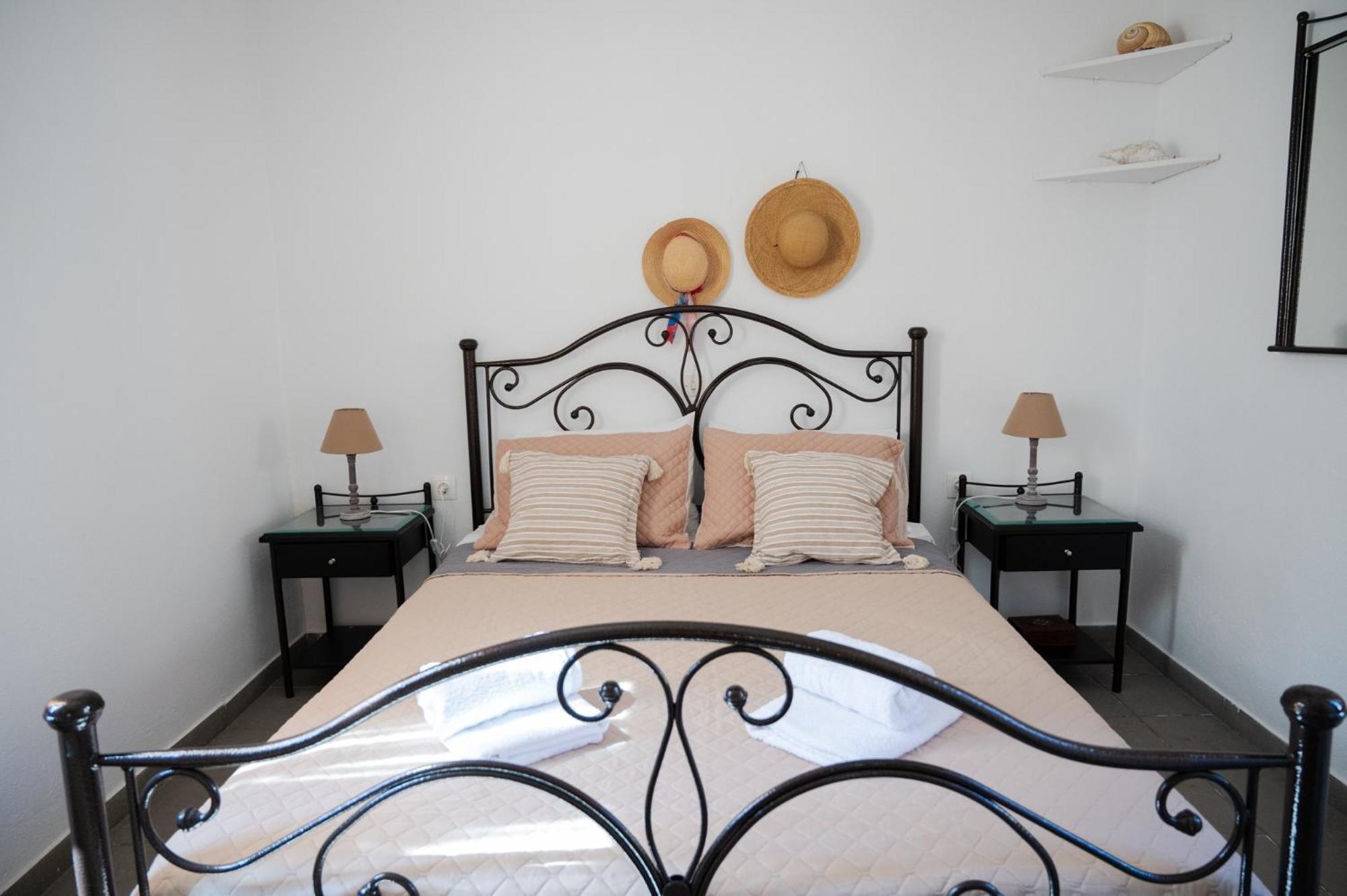Beachfront bungalow in the area of Kampi, near Koundouros