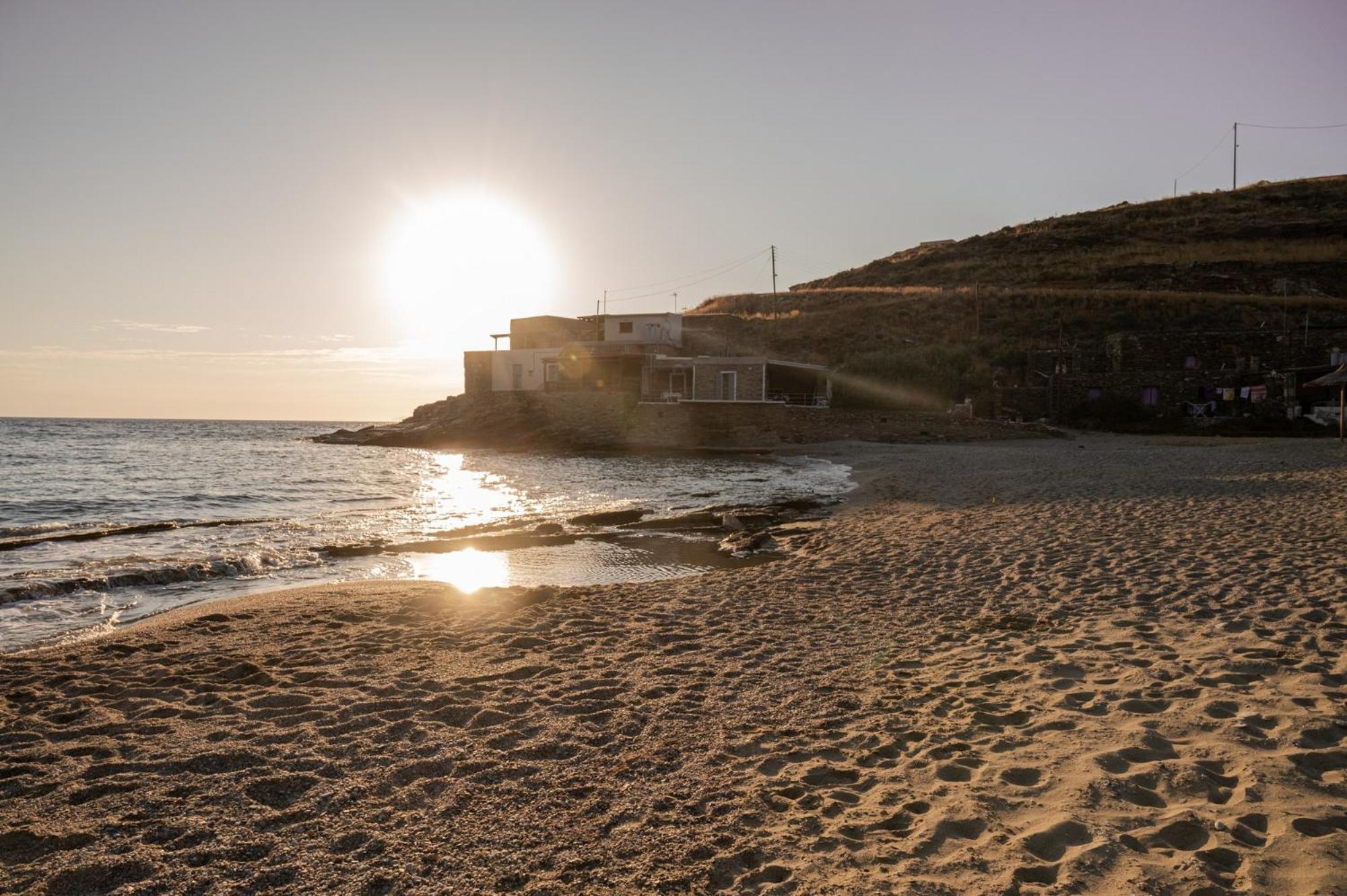 Beachfront bungalow in the area of Kampi, near Koundouros
