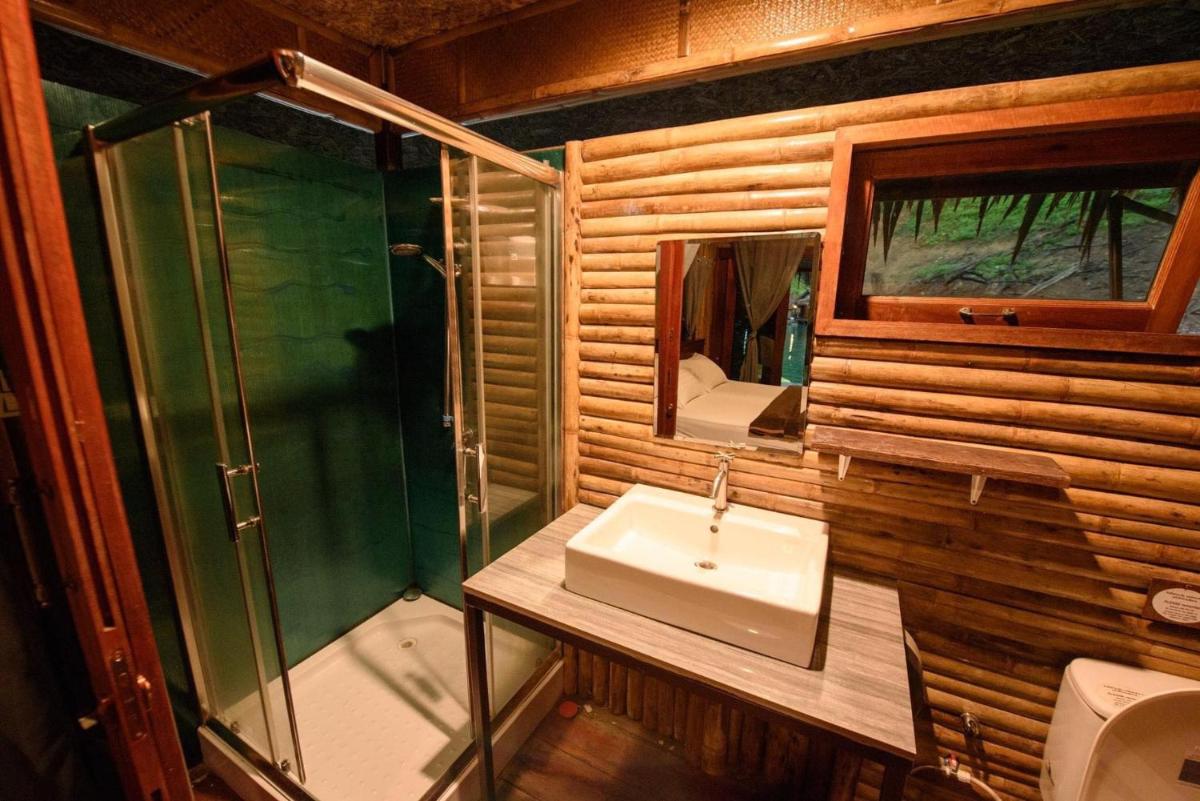 Praiwan Raft House 8