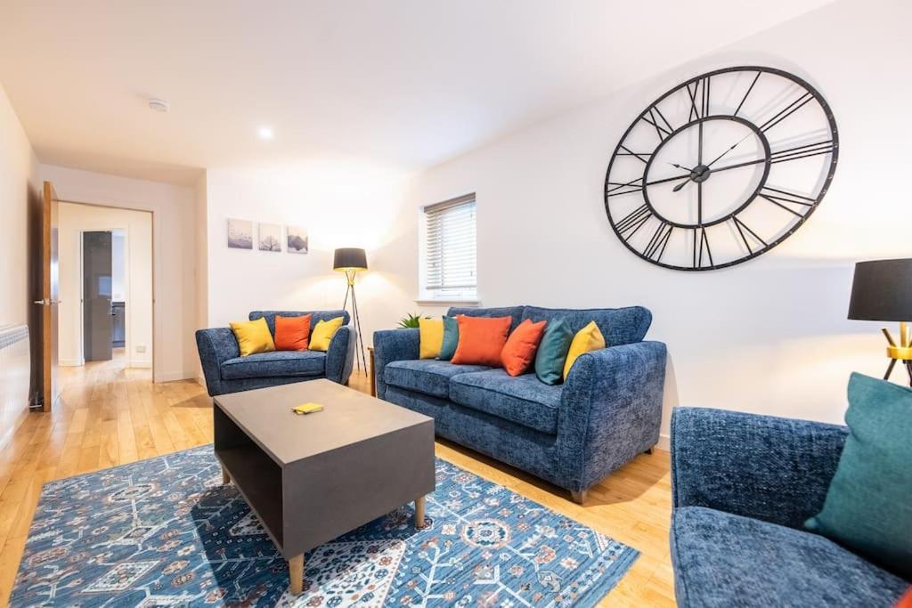 Modern City Centre Apartment in Inverness view 2